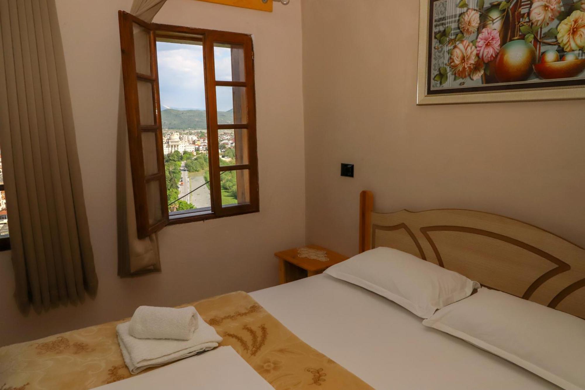 Guest House Lion Berat Exterior photo